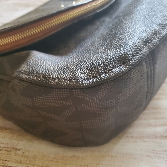 Michael Kors Jet Set Medium Tassel - Picture 13 of 15